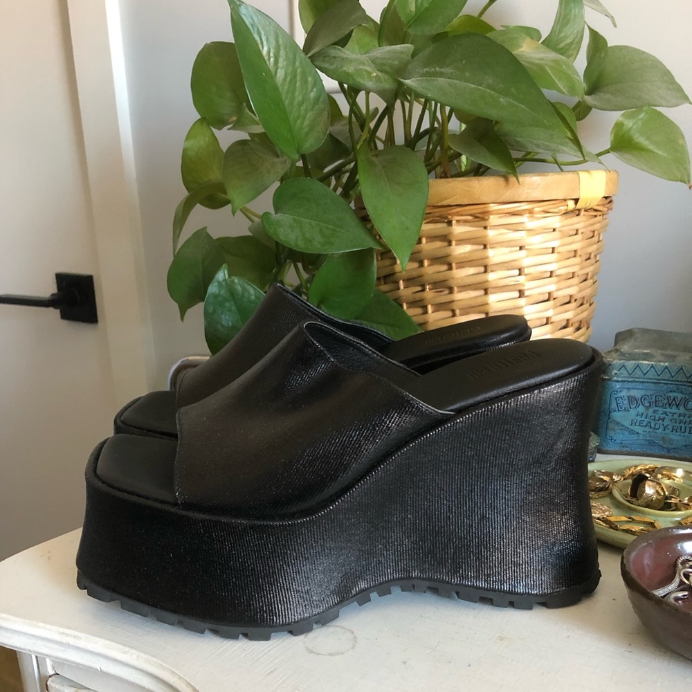 Poster girl platform sandals